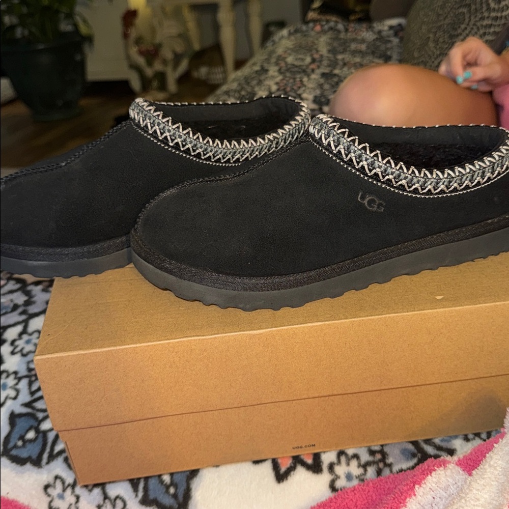Uggs - Picture 2 of 4
